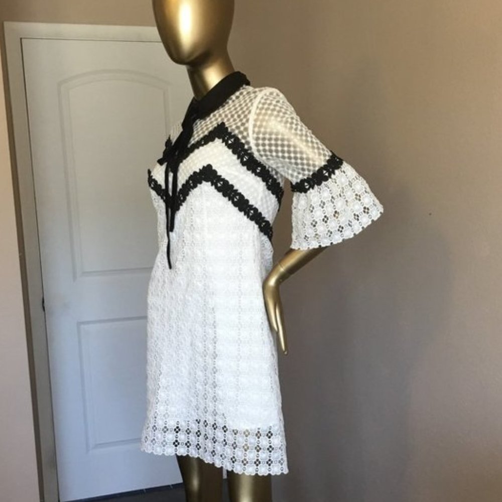 Black & White Petal Shift Dress with School Girl Collar - Picture 3 of 11